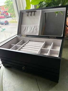 Black Jewelry Organizer Box with Mirror and Ring Slots - Unbranded